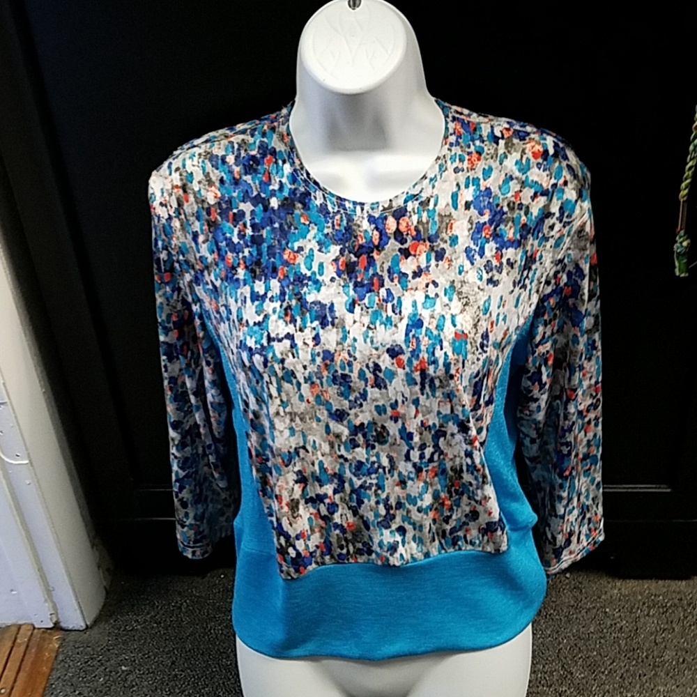 Chic Multi-Color 3/4 Sleeve Top - Picture 2 of 8